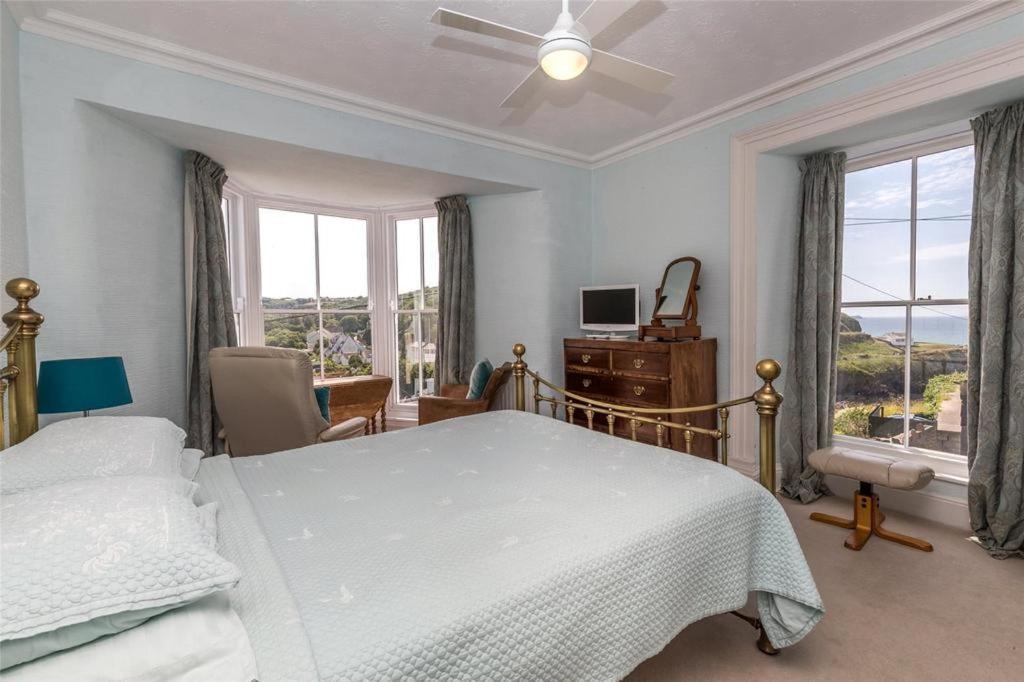 Pendyffryn Manor Bed & Breakfast Little Haven 외부 사진