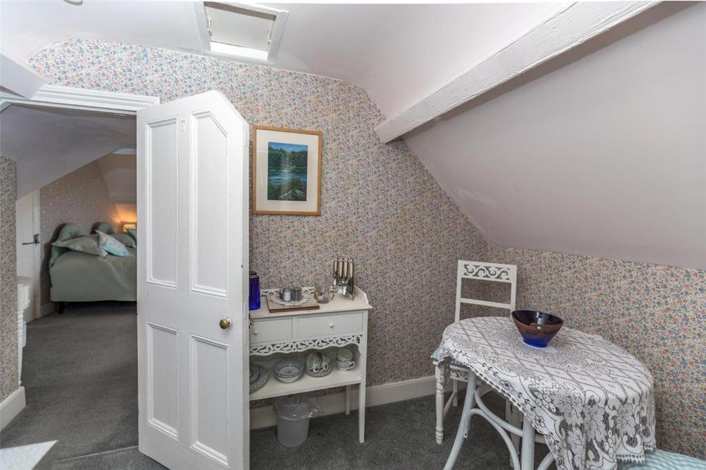 Pendyffryn Manor Bed & Breakfast Little Haven 외부 사진