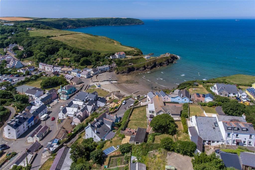 Pendyffryn Manor Bed & Breakfast Little Haven 외부 사진